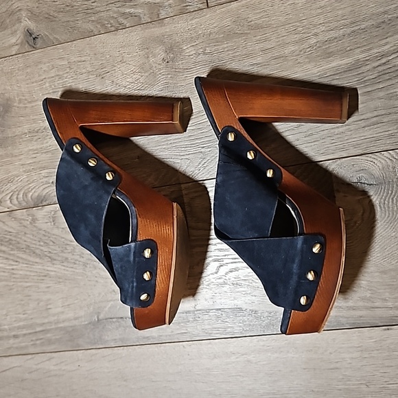 2/$20 Vince Camuto Navy Suede Top and Wood Base Platforms - Sz 7.5 - Picture 4 of 5